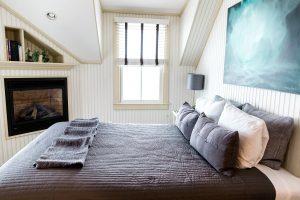 Tip Tuesday: How to organize a guest bedroom