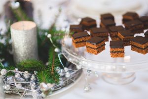 3 Tips for Organizing Baking Sheets and Muffin Tins